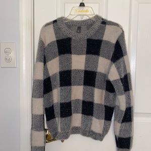 francescas plaid black, gray, and white sweater. never worn.